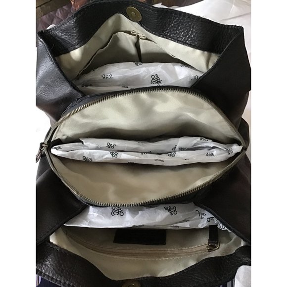 NWT AMERICAN LTHR COMPNY BLK SHLDR SHPR. Sold. 1 available see closet. - Picture 9 of 11